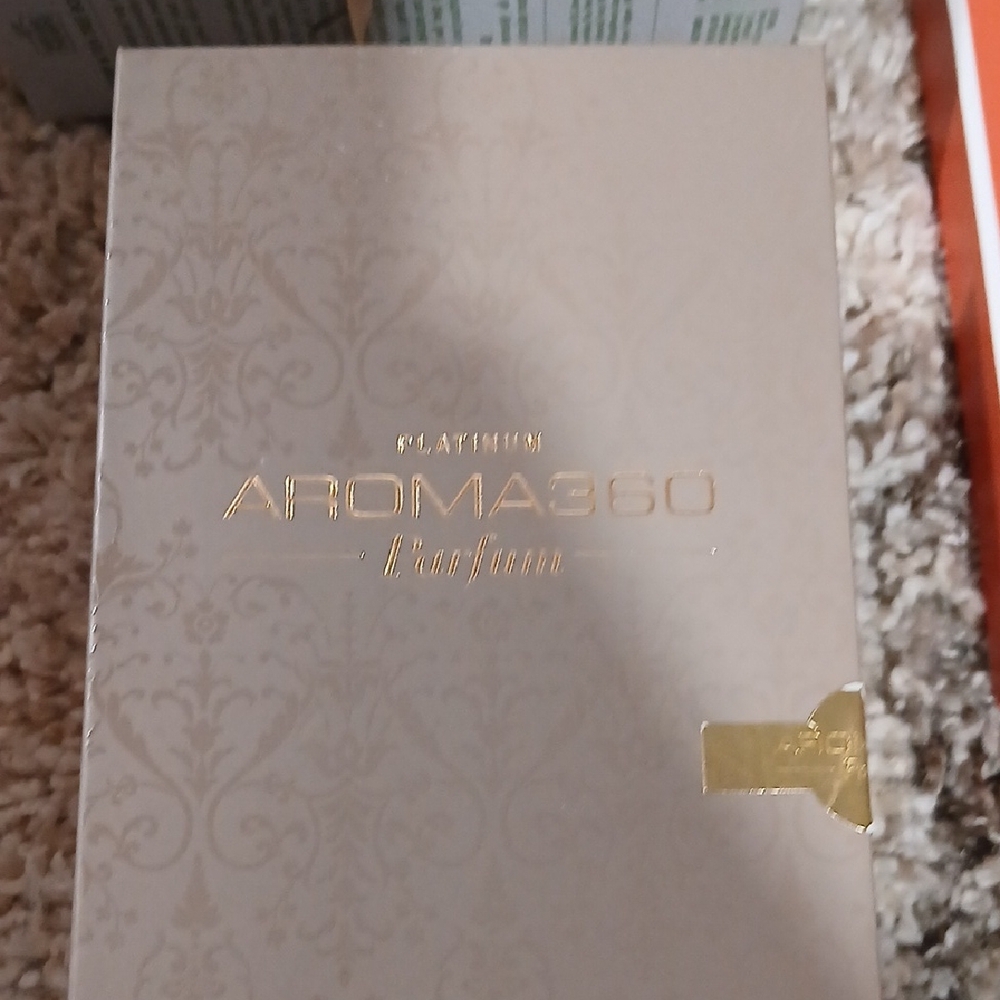 Aroma360 L'parfum Neutral Decorative Box with Gold Foil